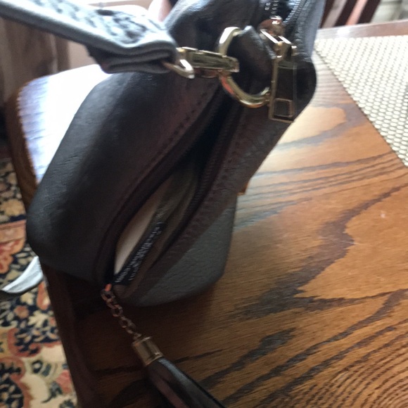 Purse with Conceal Carry includes Blackhawk holster size 4 - Picture 9 of 16